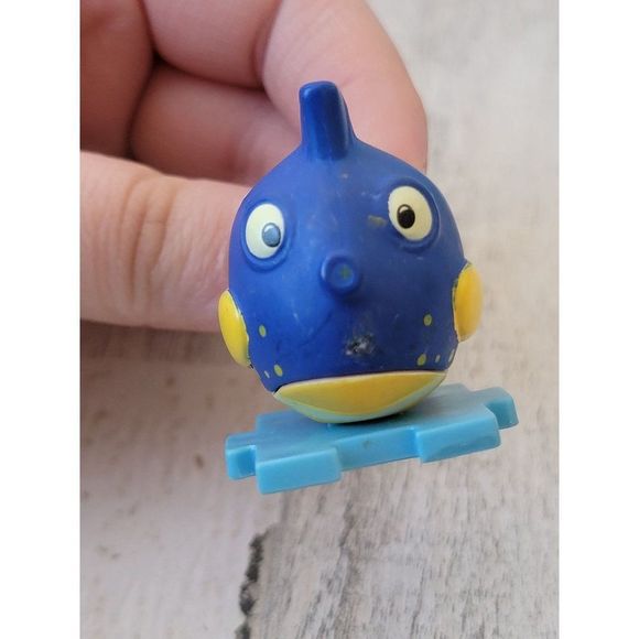 Disney squeakers fish puzzle piece toy figure doc McStuffins - Picture 3 of 7